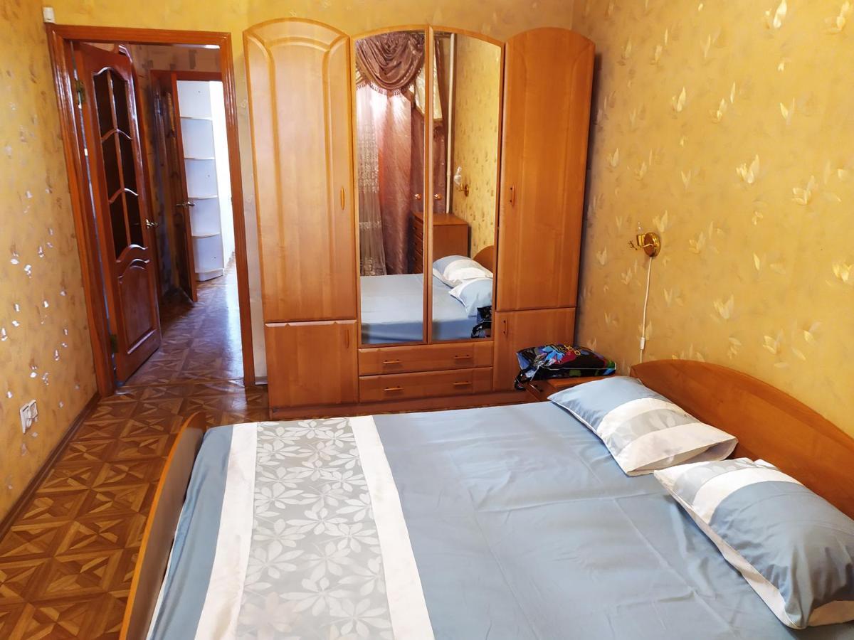 Appartamento Ильинская 3К Посуточно Почасово Sumy Esterno foto