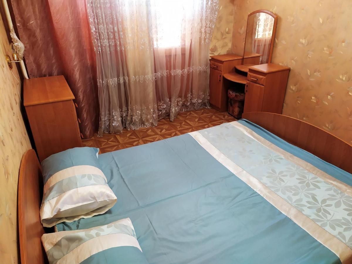 Appartamento Ильинская 3К Посуточно Почасово Sumy Esterno foto
