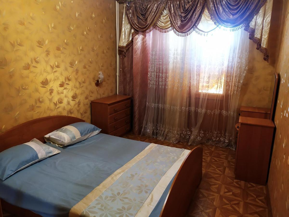 Appartamento Ильинская 3К Посуточно Почасово Sumy Esterno foto